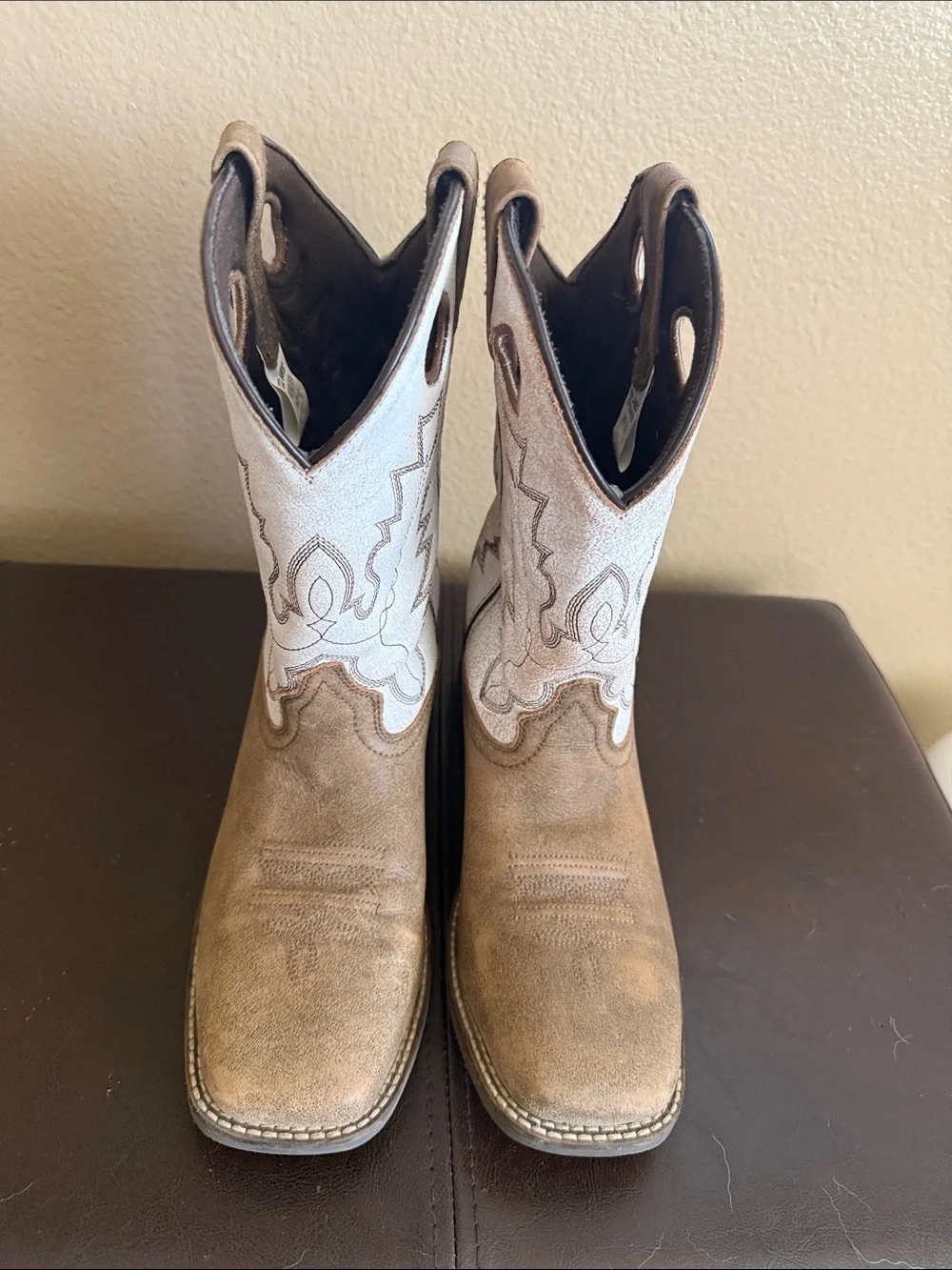 Boys Classic Two-Tone Western Cowboy Boots - Tan & White